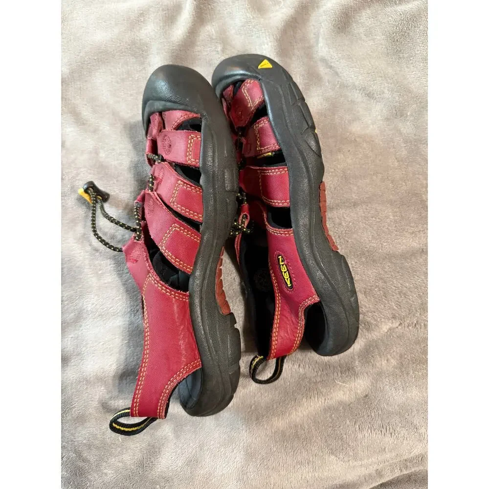 Keen Newport H2 Sport Sandal Kid's 5 EU‎ 38 Red Closed Toe Hook & Loop Red